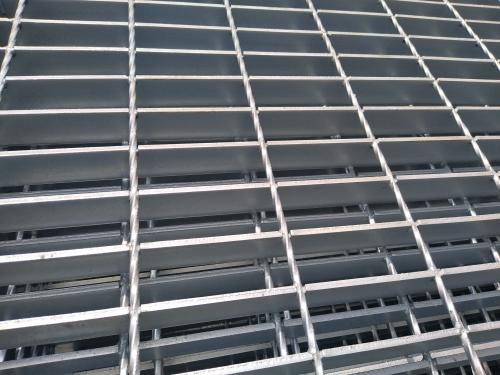 熱浸鋅樓梯踏步板