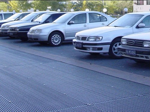 停車場<a href='http://m.xy-hyd.com'>鋼格柵</a>板