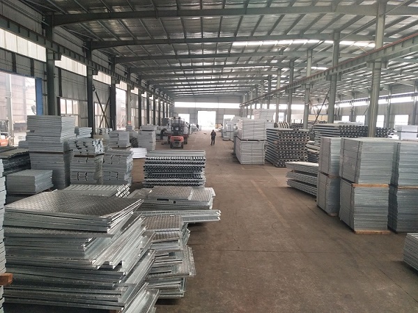 國(guó)標(biāo)鍍鋅格柵板平臺(tái)