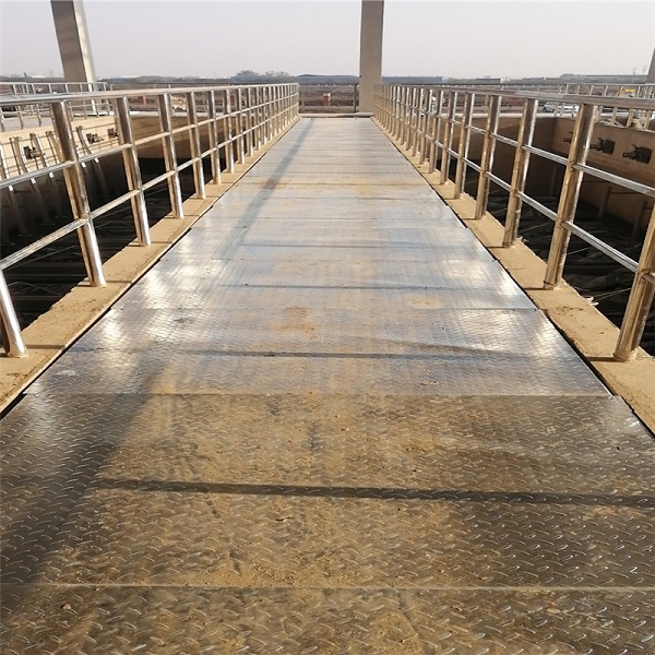 花紋板復合<a href='http://m.xy-hyd.com/ganggeban/'>鋼格板</a> 花紋板復合鋼格板