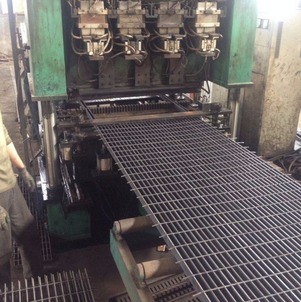 花紋板復合鋼格板 花紋板復合鋼格板