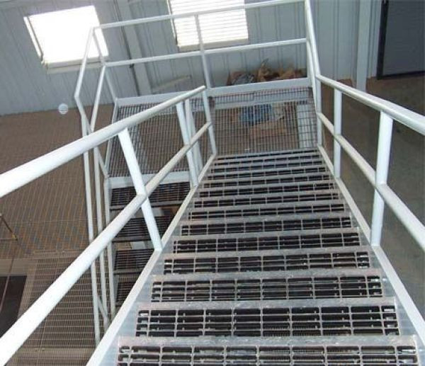 鍍鋅格柵踏步板 鍍鋅格柵踏步板