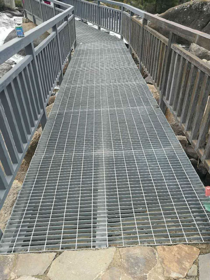 鍍鋅平臺(tái)格柵鋼格板