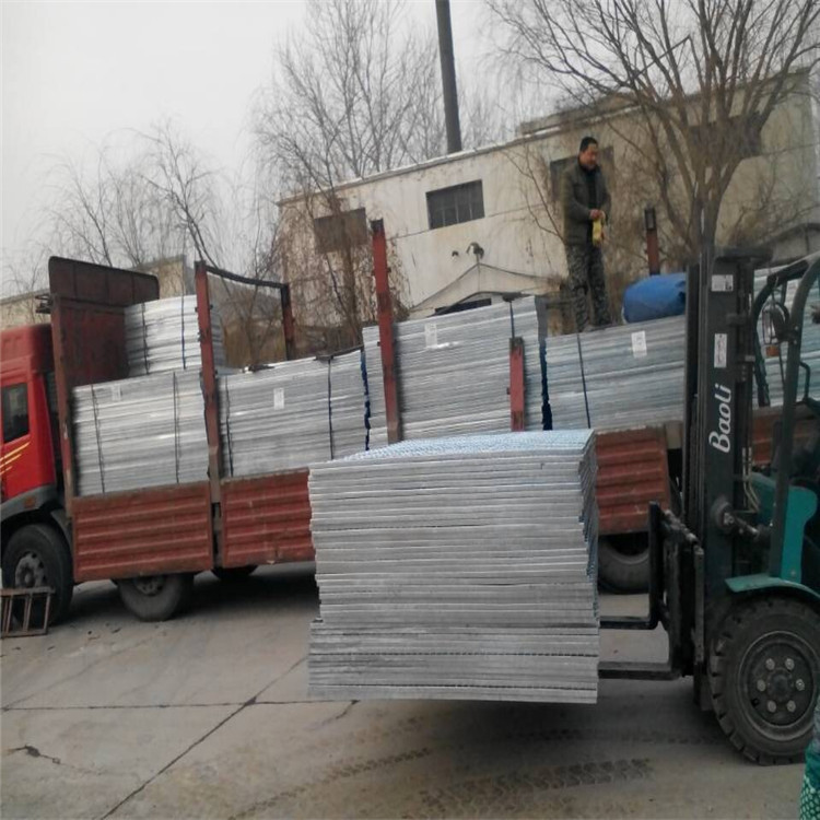 熱鍍鋅鋼格柵踏步板