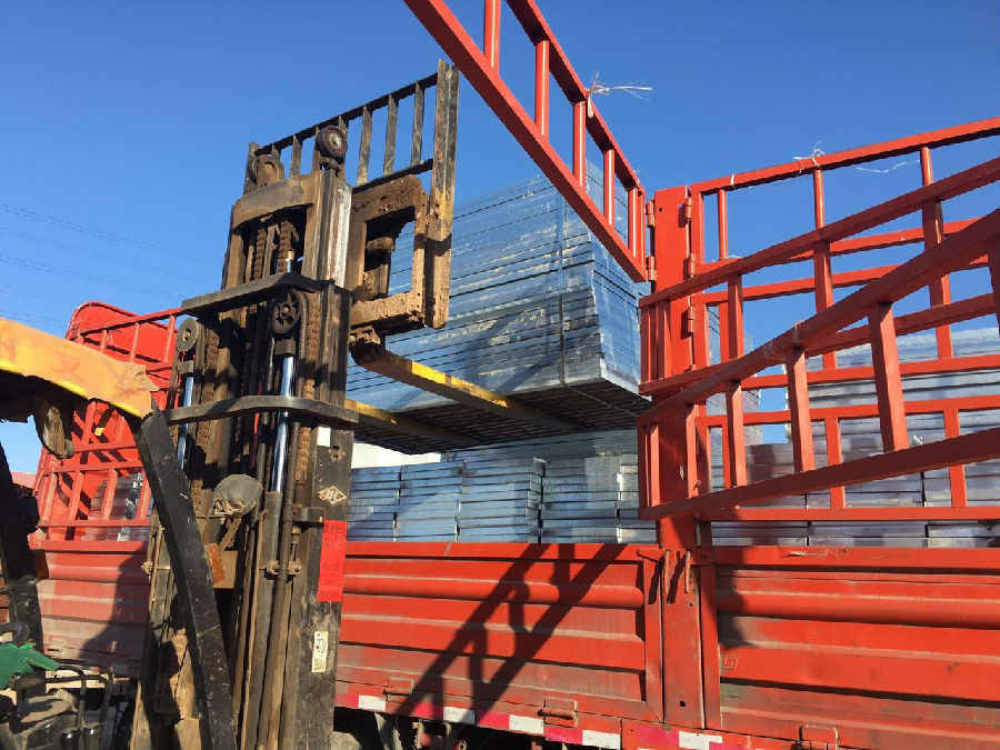 熱鍍鋅防滑鋼格柵平臺